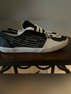 The Bradford Exchange 2013 LE Canvas Panda Sparkle Shoes w/ Charm Size 10M